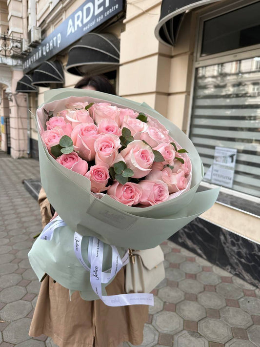 Bouquet of 25 pink roses