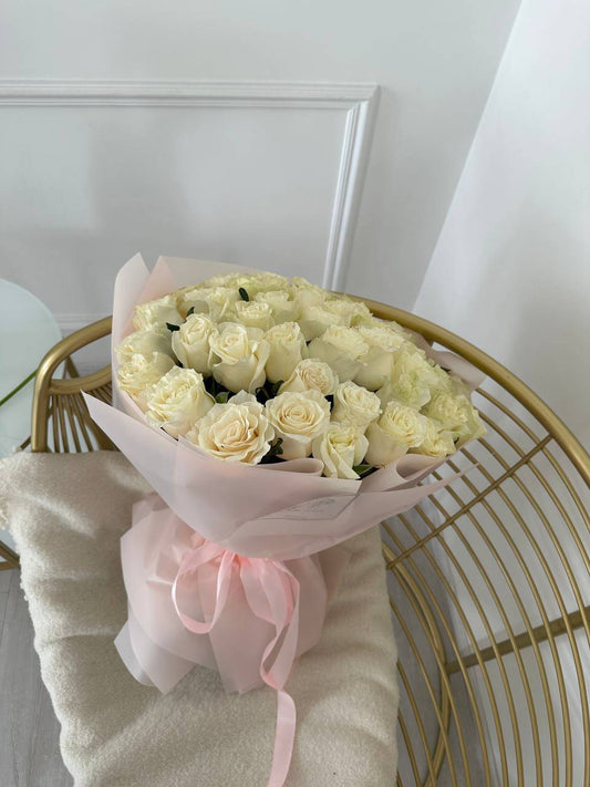 50 white roses