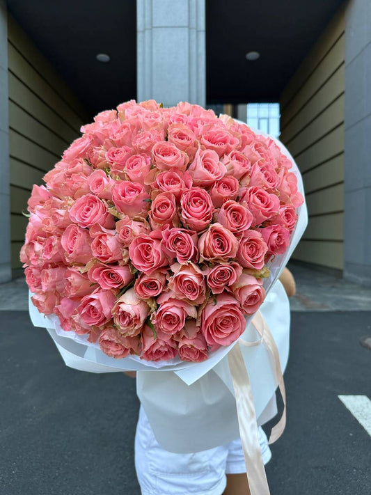 Peach roses bouquet