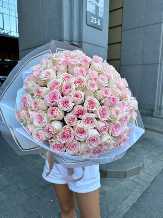 Hand-Tied Bouquet of 100 Beautiful Pink Roses