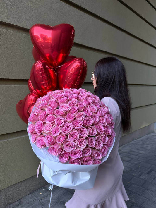 Bouquet of 100 crimson roses