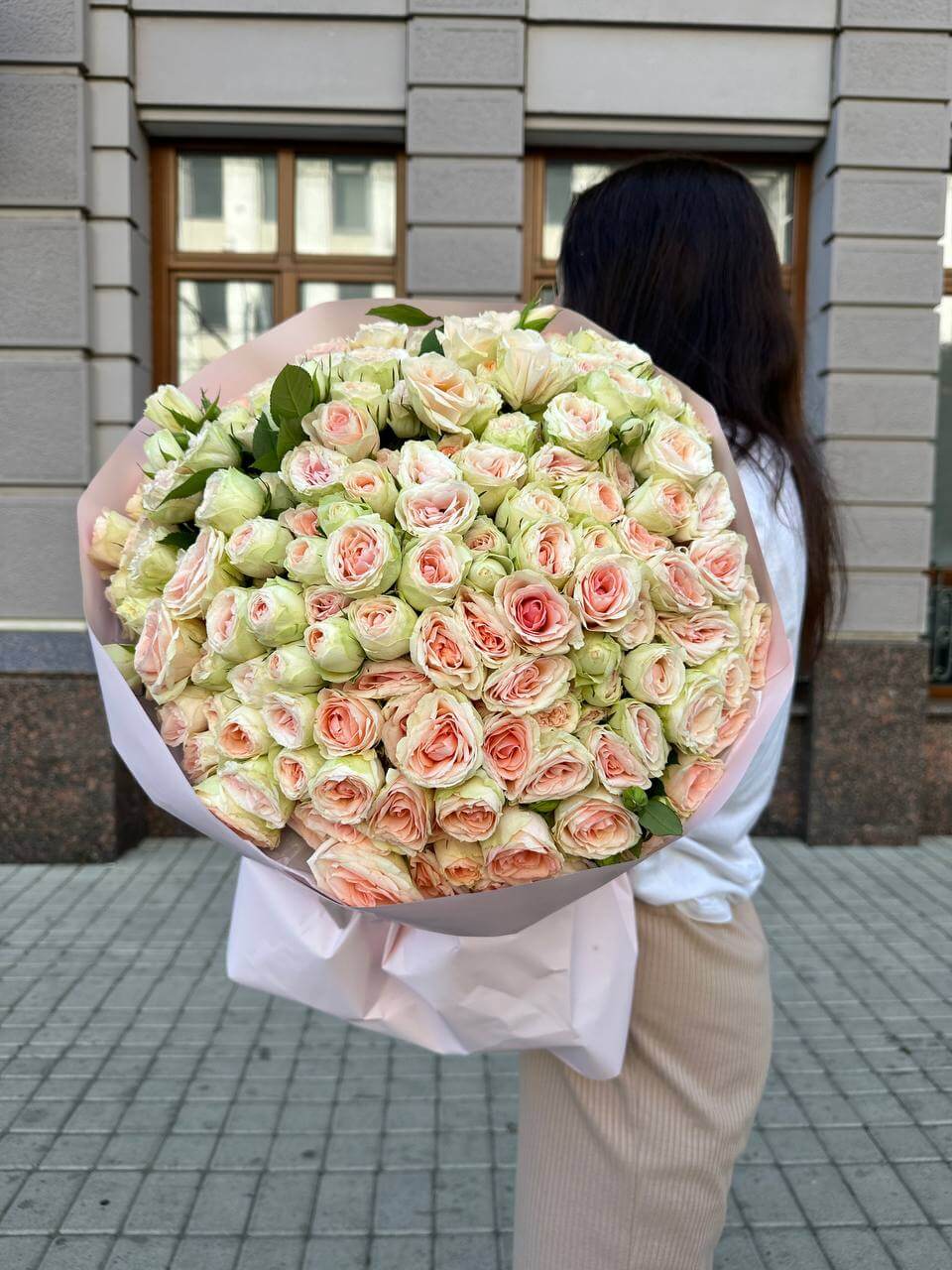 BEAUTIFUL SPRAY ROSES
