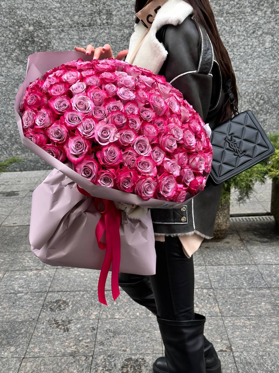 Bouquet of 100 purple roses