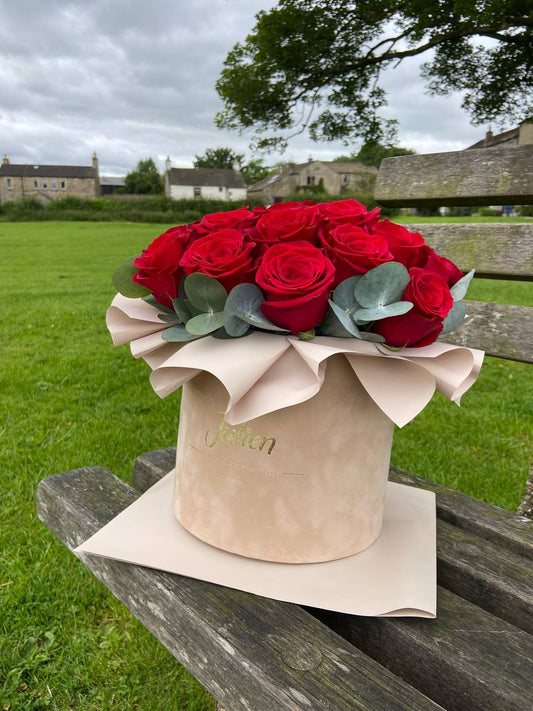 25 Red Roses in a Luxury Box