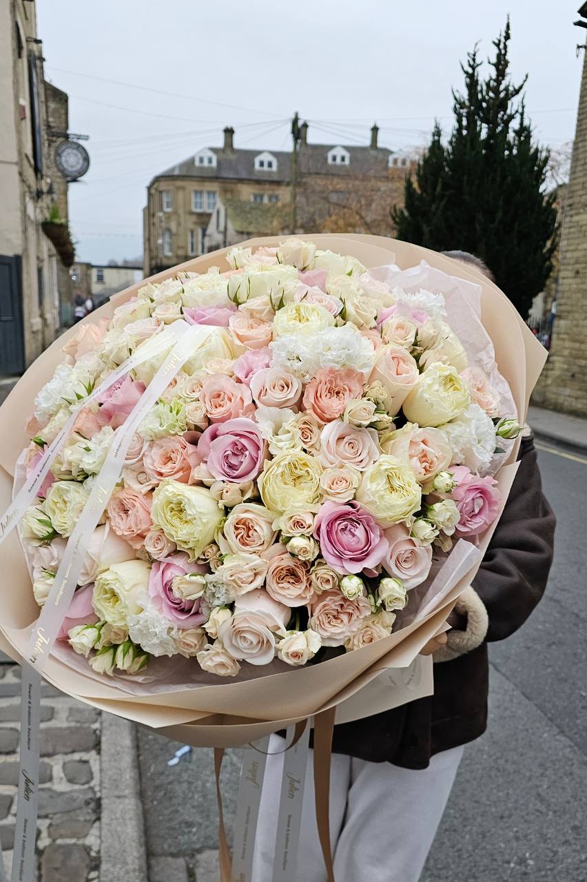 Bouquet of mixed flowers with peony rose