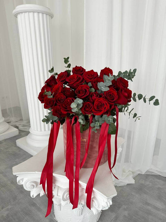 50 red roses in the box