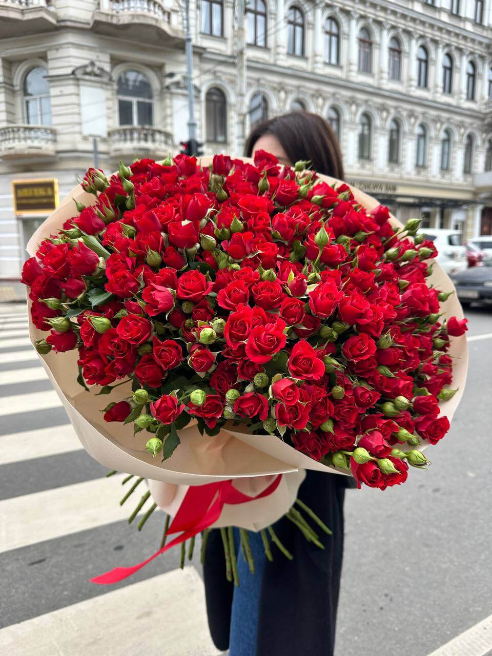 Bouquet of red spray roses