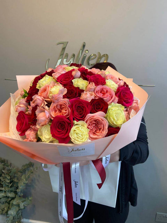 Bouquet of mixed roses